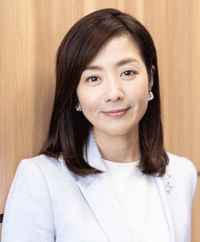 菊間 千乃 氏