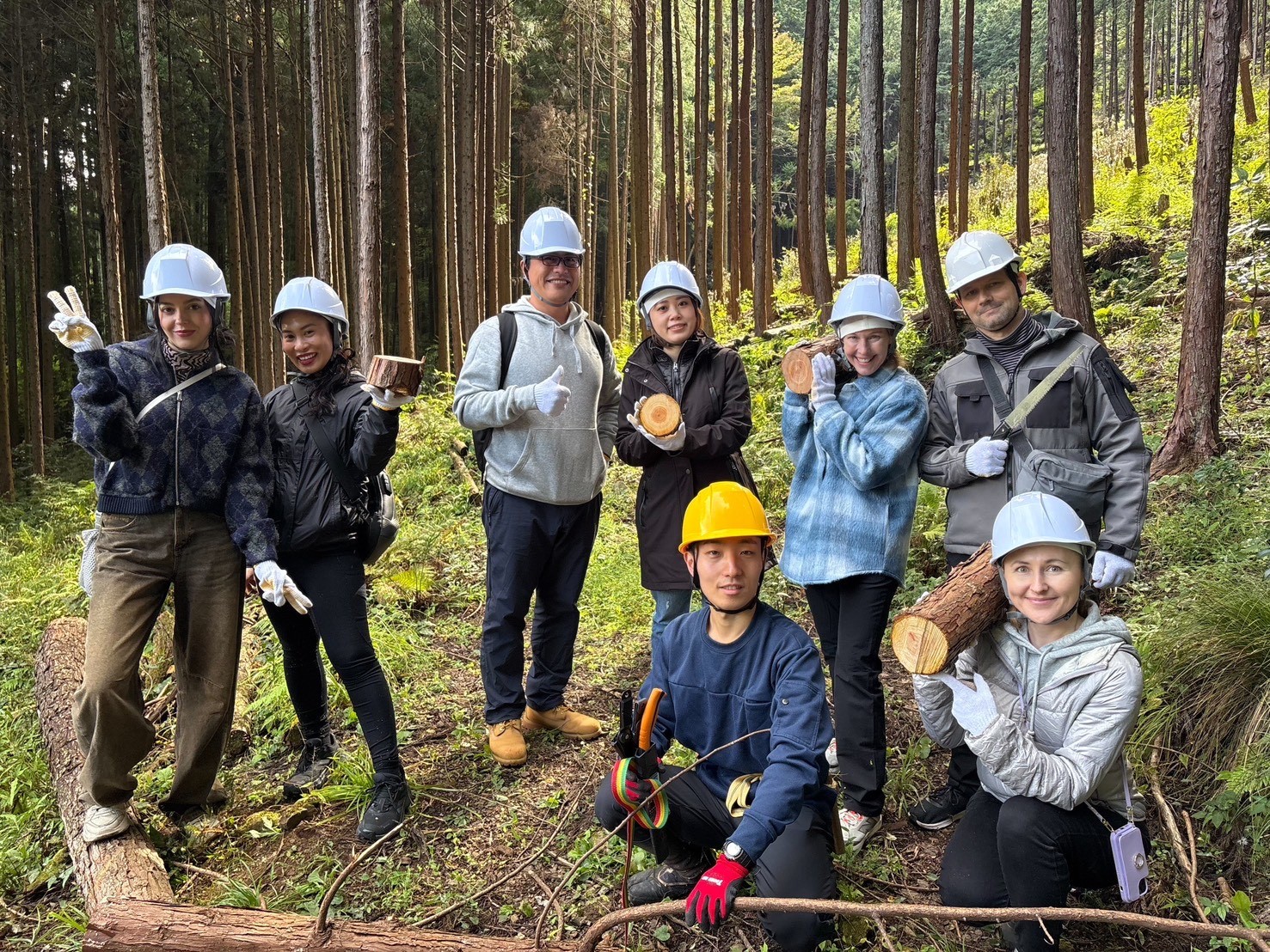 山のアーティストと体験するフォレストツーリズムと木工体験