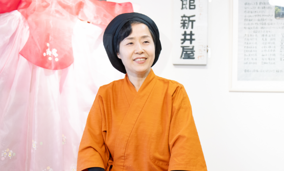 女将は小川町の出身ではないとお聞きしました。どのようなご縁があって小川町にいらしたのでしょうか？