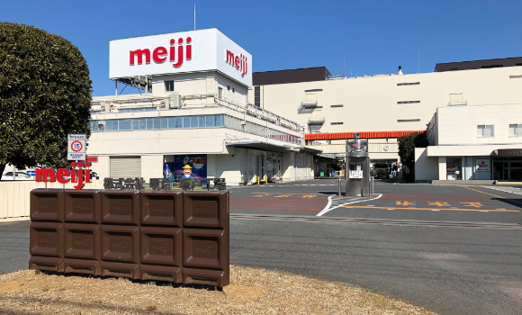 株式会社 明治 坂戸工場外観